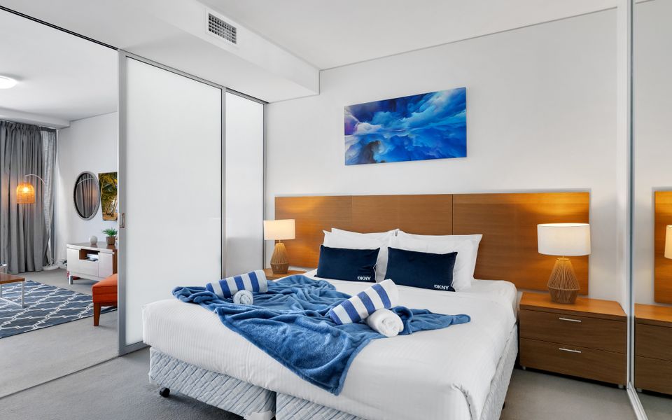 703 Harbour Lights Cairns Apartment with water views