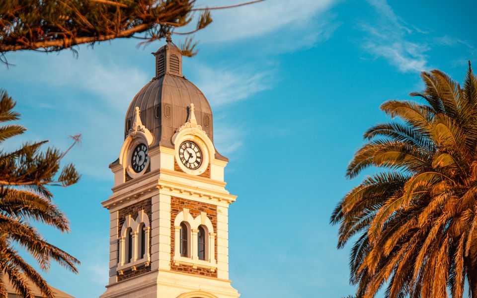 Beachside Apartment in Glenelg