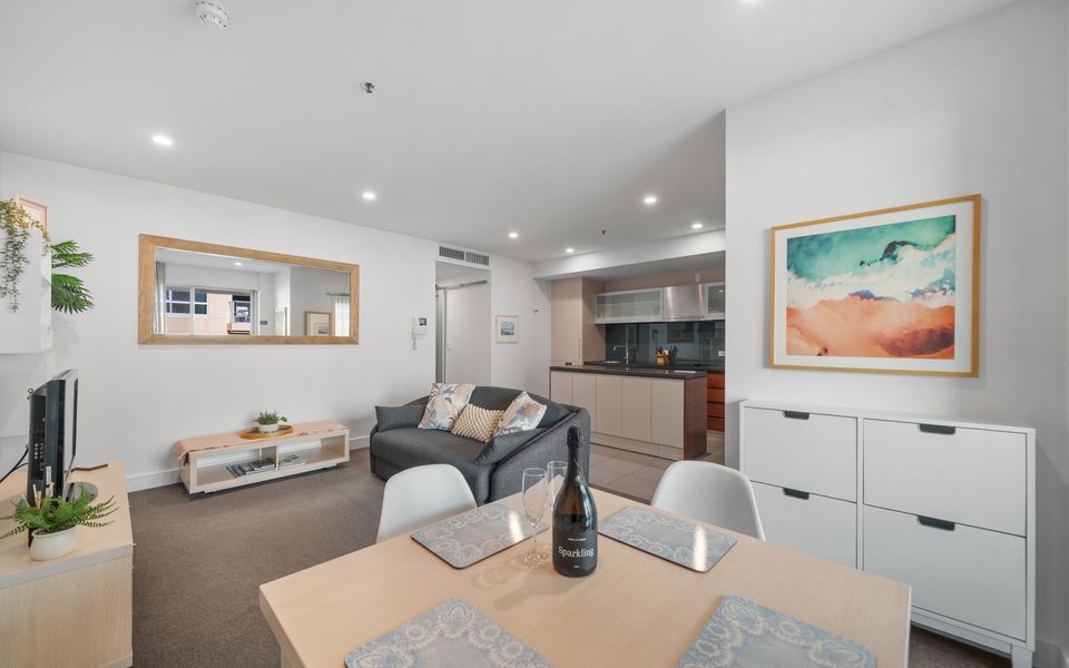 Beachside Apartment in Glenelg