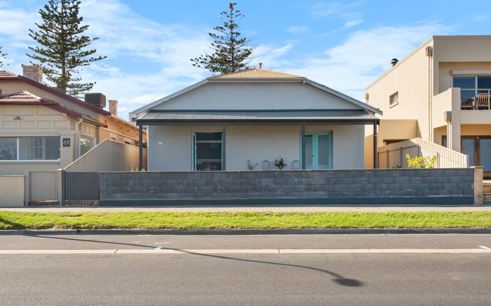 Sea Glass Cottage on the Esplanade