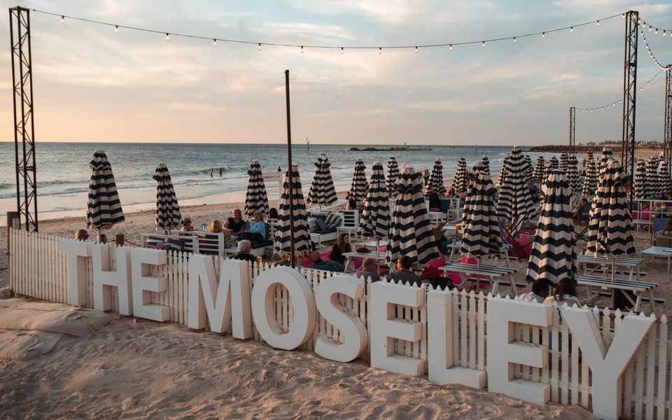 Summer’s Endless Coastal Escape