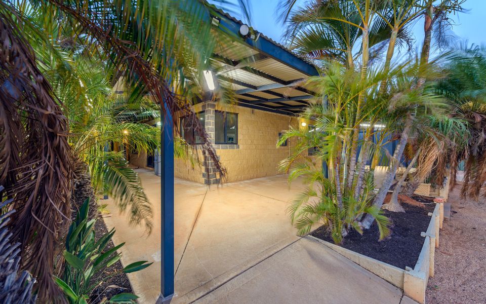 79 Nimitz Street - Pool and Pet Friendly - Exmouth Holidays