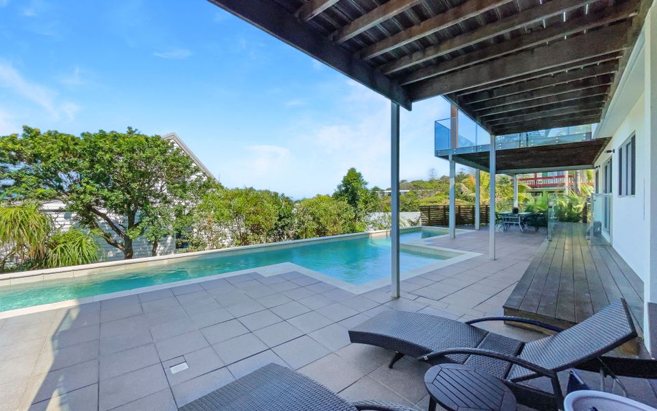 6 Mona Vista Court