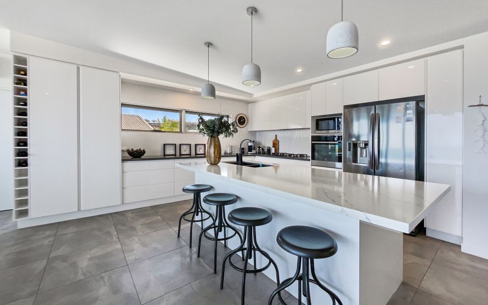 6 Mona Vista Court
