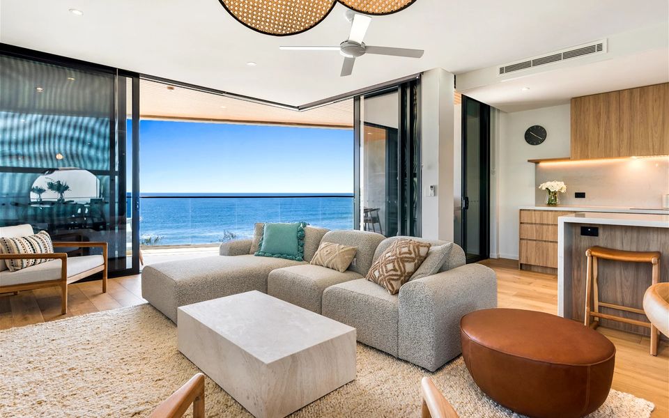 Absolute Beachfront Luxury Apartment